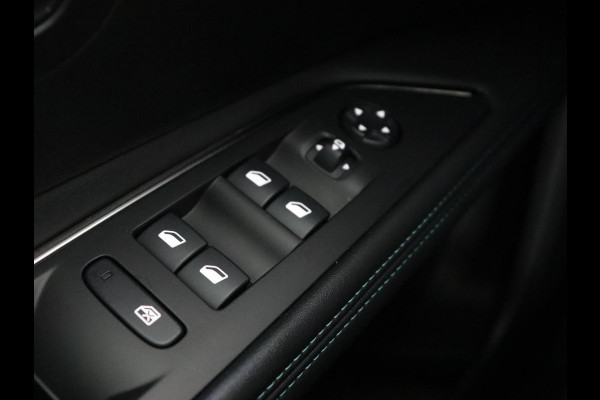 Peugeot 3008 1.6 HYbrid 225 Allure | Stoelverwarming | Camera | Half leder | Carplay | Navigatie | Full LED | Parkeerhulp | Digital Cockpit | Cruise control | PHEV