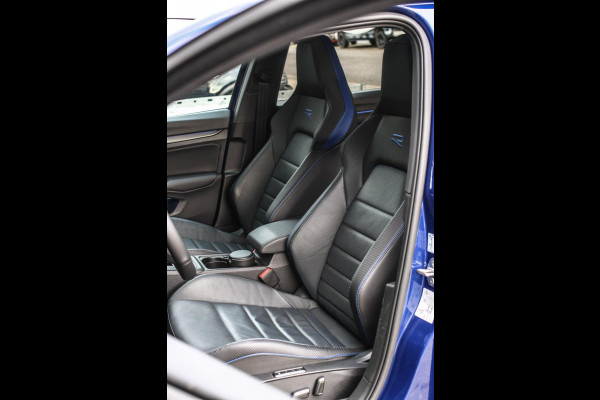 Volkswagen Golf 2.0 TSI R 4Motion *Akra*Pano*Leder*H&K*Performance*