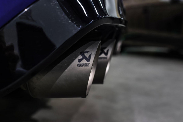 Volkswagen Golf 2.0 TSI R 4Motion *Akra*Pano*Leder*H&K*Performance*