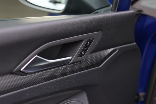 Volkswagen Golf 2.0 TSI R 4Motion *Akra*Pano*Leder*H&K*Performance*