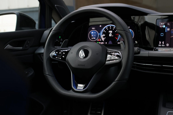 Volkswagen Golf 2.0 TSI R 4Motion *Akra*Pano*Leder*H&K*Performance*