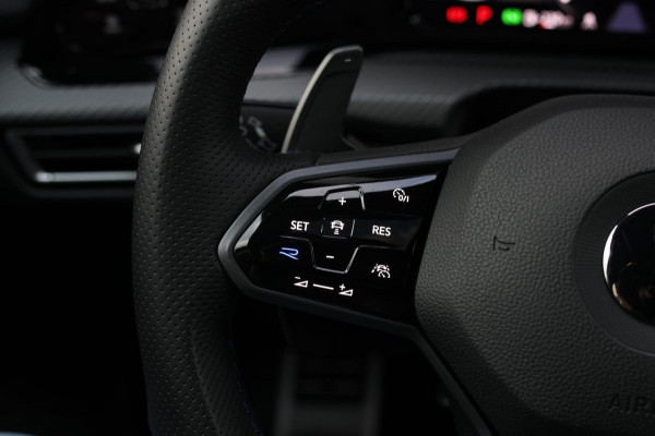 Volkswagen Golf 2.0 TSI R 4Motion *Akra*Pano*Leder*H&K*Performance*