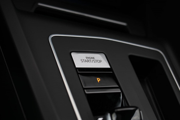 Volkswagen Golf 2.0 TSI R 4Motion *Akra*Pano*Leder*H&K*Performance*