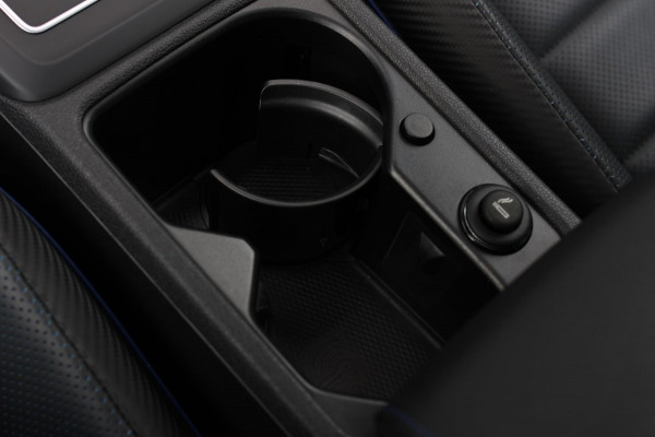 Volkswagen Golf 2.0 TSI R 4Motion *Akra*Pano*Leder*H&K*Performance*