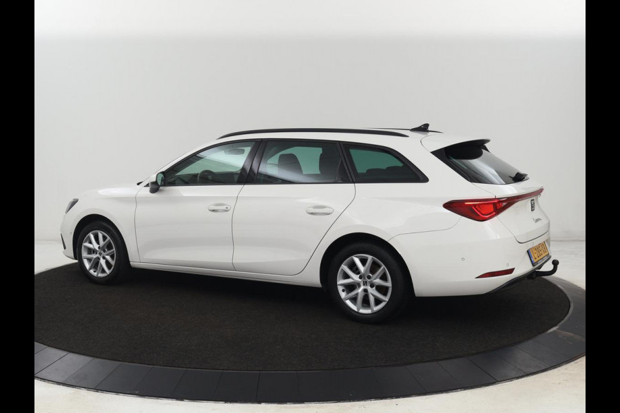 Seat Leon 1.0 TSI Style Business Intense | Trekhaak | Stoelverwarming | Carplay | Adaptive cruise | Stuurverwarming | Keyless | Camera | Navigatie | Full LED | Park Assist | Digital Cockpit