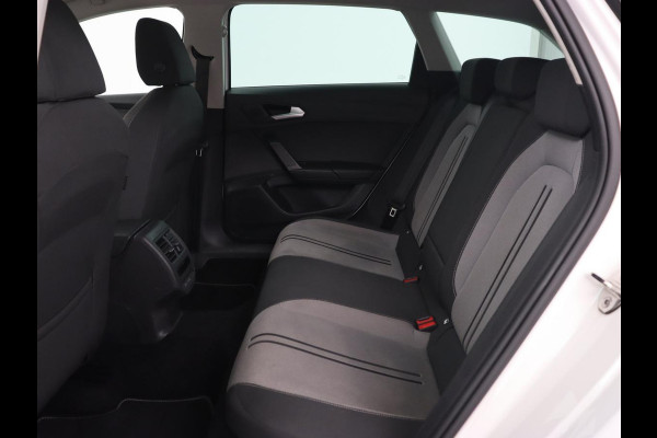 Seat Leon 1.0 TSI Style Business Intense | Trekhaak | Stoelverwarming | Carplay | Adaptive cruise | Stuurverwarming | Keyless | Camera | Navigatie | Full LED | Park Assist | Digital Cockpit