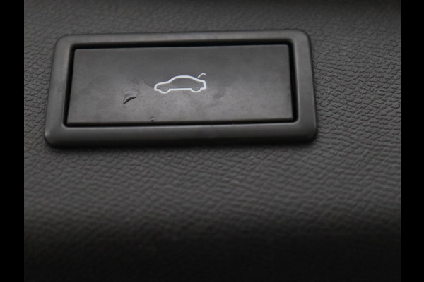 Seat Leon 1.0 TSI Style Business Intense | Trekhaak | Stoelverwarming | Carplay | Adaptive cruise | Stuurverwarming | Keyless | Camera | Navigatie | Full LED | Park Assist | Digital Cockpit