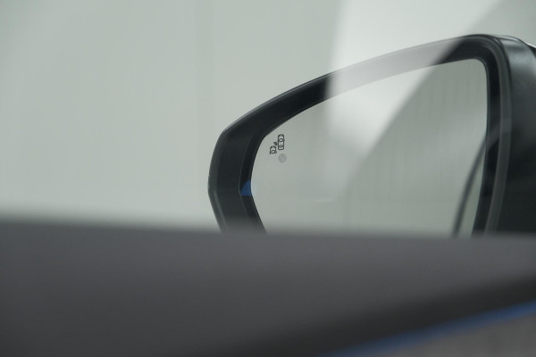 Peugeot 3008 1.2 Hybrid 136 e-DCS6 GT | 360 Camera | Adaptieve Cruise Control | Elektronische Kofferklep | Navigatie