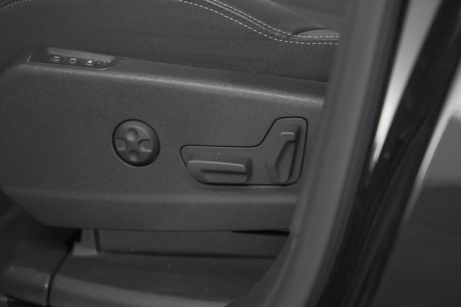 Peugeot 3008 1.2 Hybrid 136 e-DCS6 GT | 360 Camera | Adaptieve Cruise Control | Elektronische Kofferklep | Navigatie