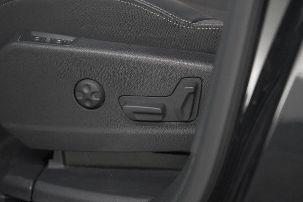 Peugeot 3008 1.2 Hybrid 136 e-DCS6 GT | 360 Camera | Adaptieve Cruise Control | Elektronische Kofferklep | Navigatie