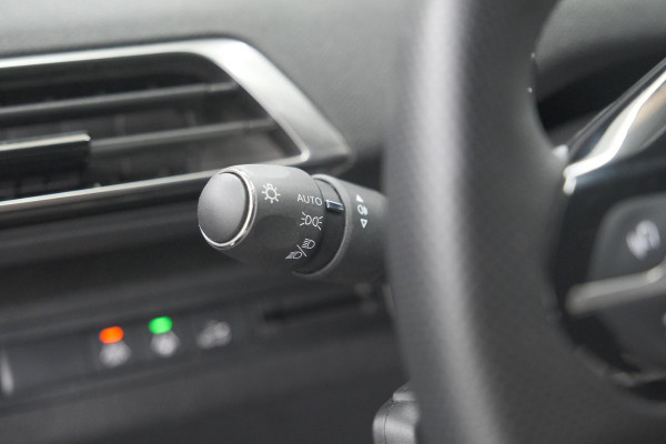 Peugeot 3008 1.2 Hybrid 136 e-DCS6 GT | 360 Camera | Adaptieve Cruise Control | Elektronische Kofferklep | Navigatie