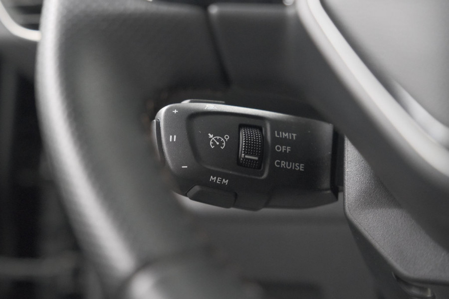 Peugeot 3008 1.2 Hybrid 136 e-DCS6 GT | 360 Camera | Adaptieve Cruise Control | Elektronische Kofferklep | Navigatie