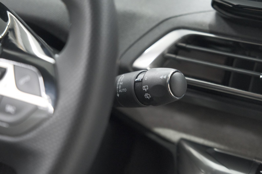 Peugeot 3008 1.2 Hybrid 136 e-DCS6 GT | 360 Camera | Adaptieve Cruise Control | Elektronische Kofferklep | Navigatie