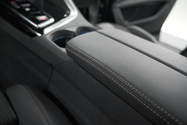 Peugeot 3008 1.2 Hybrid 136 e-DCS6 GT | 360 Camera | Adaptieve Cruise Control | Elektronische Kofferklep | Navigatie