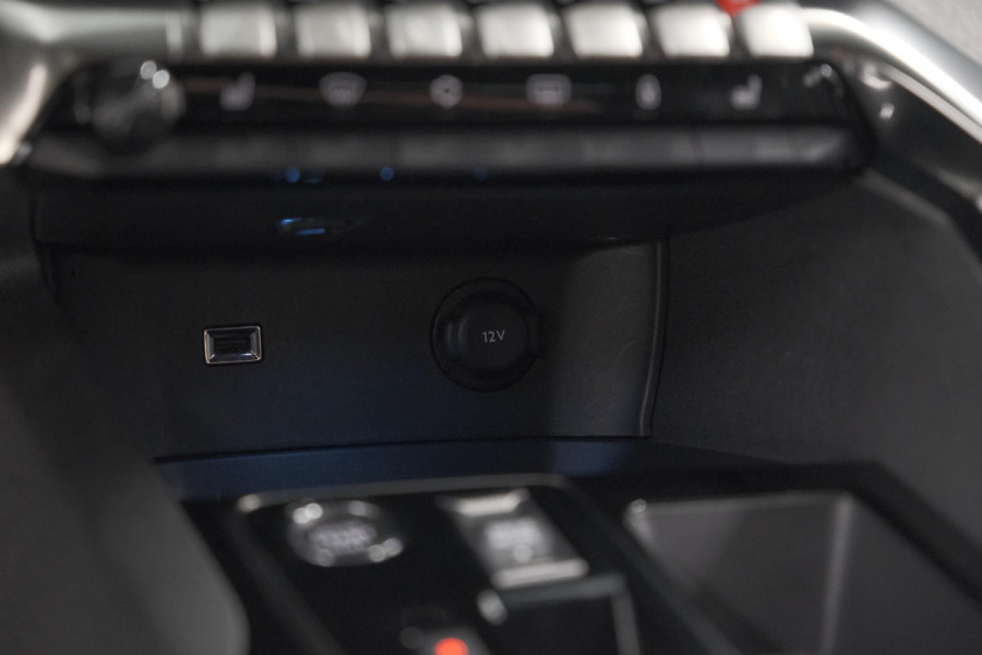 Peugeot 3008 1.2 Hybrid 136 e-DCS6 GT | 360 Camera | Adaptieve Cruise Control | Elektronische Kofferklep | Navigatie