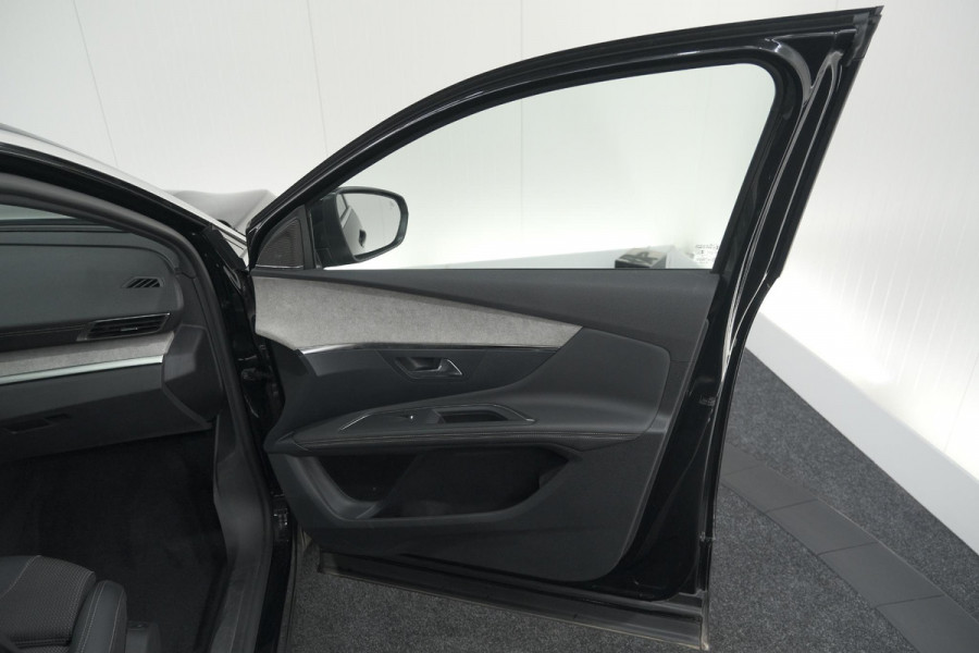 Peugeot 3008 1.2 Hybrid 136 e-DCS6 GT | 360 Camera | Adaptieve Cruise Control | Elektronische Kofferklep | Navigatie