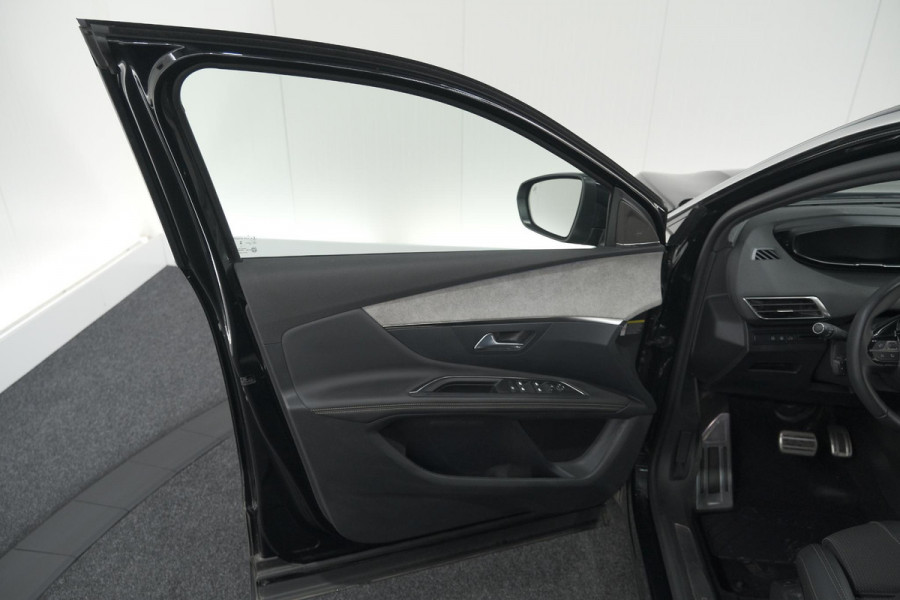 Peugeot 3008 1.2 Hybrid 136 e-DCS6 GT | 360 Camera | Adaptieve Cruise Control | Elektronische Kofferklep | Navigatie