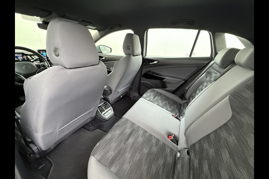Volkswagen ID.4 77kWh SOH 92% 21"LM Trekhaak Adap.Cruise + stop&go Apple Carplay Android Auto Navi Life Ecc Pdc Stoelverwarming Front assist Bluetooth Connected services Led Rijstrooksensor Wifi 1e Eigenaar Origineel Nederlandse Auto 1.000KG Trekvermogen
