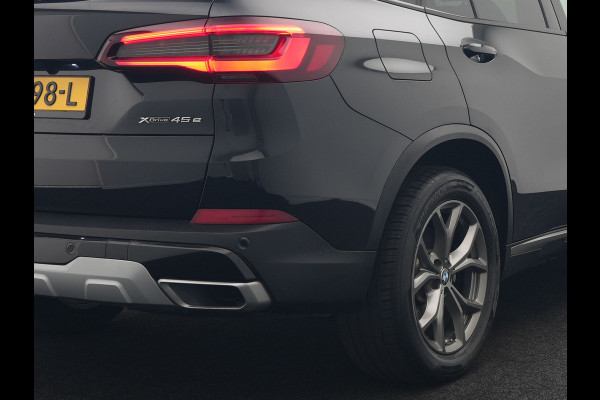 BMW X5 xDrive45e High Executive Plug In Hybrid 395pk Dealer O.H PHEV | Trekhaak Af Fabriek | Luchtvering | Panodak | Head Up | Adaptive Cruise | 360 Camera | Adaptief Onderstel | Lederen Sportstoelen Memory & Verwarmd | Apple Carplay | Sfee BMW X5 xDrive45e High Executive Plug In Hybrid 395pk Dealer O.H PHEV | Trekhaak Af Fabriek | Luchtvering | Panodak | Head Up | Adaptive Cruise | 360 Camera | Adaptief Onderstel | Lederen Sportstoelen Memory & Verwarmd | Apple Carplay | Sfee