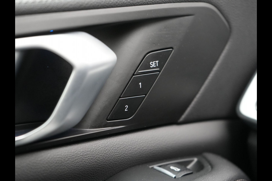 BMW X5 xDrive45e High Executive Plug In Hybrid 395pk Dealer O.H PHEV | Trekhaak Af Fabriek | Luchtvering | Panodak | Head Up | Adaptive Cruise | 360 Camera | Adaptief Onderstel | Lederen Sportstoelen Memory & Verwarmd | Apple Carplay | Sfee BMW X5 xDrive45e High Executive Plug In Hybrid 395pk Dealer O.H PHEV | Trekhaak Af Fabriek | Luchtvering | Panodak | Head Up | Adaptive Cruise | 360 Camera | Adaptief Onderstel | Lederen Sportstoelen Memory & Verwarmd | Apple Carplay | Sfee