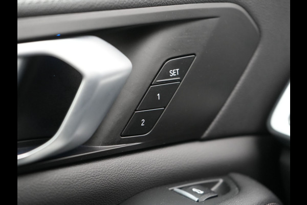 BMW X5 xDrive45e High Executive Plug In Hybrid 395pk Dealer O.H PHEV | Trekhaak Af Fabriek | Luchtvering | Panodak | Head Up | Adaptive Cruise | 360 Camera | Adaptief Onderstel | Lederen Sportstoelen Memory & Verwarmd | Apple Carplay | Sfee BMW X5 xDrive45e High Executive Plug In Hybrid 395pk Dealer O.H PHEV | Trekhaak Af Fabriek | Luchtvering | Panodak | Head Up | Adaptive Cruise | 360 Camera | Adaptief Onderstel | Lederen Sportstoelen Memory & Verwarmd | Apple Carplay | Sfee