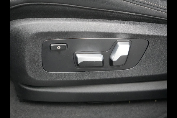 BMW X5 xDrive45e High Executive Plug In Hybrid 395pk Dealer O.H PHEV | Trekhaak Af Fabriek | Luchtvering | Panodak | Head Up | Adaptive Cruise | 360 Camera | Adaptief Onderstel | Lederen Sportstoelen Memory & Verwarmd | Apple Carplay | Sfee BMW X5 xDrive45e High Executive Plug In Hybrid 395pk Dealer O.H PHEV | Trekhaak Af Fabriek | Luchtvering | Panodak | Head Up | Adaptive Cruise | 360 Camera | Adaptief Onderstel | Lederen Sportstoelen Memory & Verwarmd | Apple Carplay | Sfee