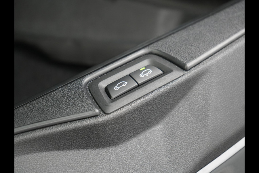BMW X5 xDrive45e High Executive Plug In Hybrid 395pk Dealer O.H PHEV | Trekhaak Af Fabriek | Luchtvering | Panodak | Head Up | Adaptive Cruise | 360 Camera | Adaptief Onderstel | Lederen Sportstoelen Memory & Verwarmd | Apple Carplay | Sfee BMW X5 xDrive45e High Executive Plug In Hybrid 395pk Dealer O.H PHEV | Trekhaak Af Fabriek | Luchtvering | Panodak | Head Up | Adaptive Cruise | 360 Camera | Adaptief Onderstel | Lederen Sportstoelen Memory & Verwarmd | Apple Carplay | Sfee