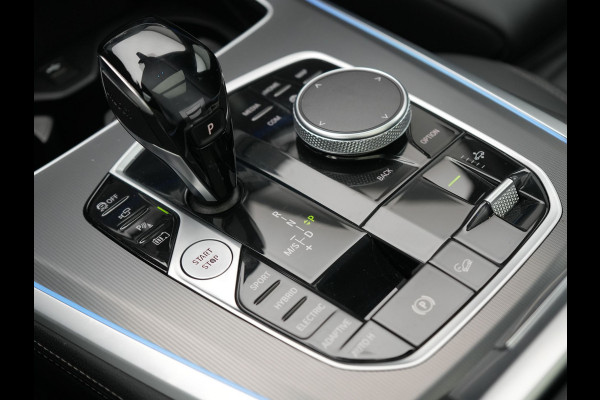 BMW X5 xDrive45e High Executive Plug In Hybrid 395pk Dealer O.H PHEV | Trekhaak Af Fabriek | Luchtvering | Panodak | Head Up | Adaptive Cruise | 360 Camera | Adaptief Onderstel | Lederen Sportstoelen Memory & Verwarmd | Apple Carplay | Sfee BMW X5 xDrive45e High Executive Plug In Hybrid 395pk Dealer O.H PHEV | Trekhaak Af Fabriek | Luchtvering | Panodak | Head Up | Adaptive Cruise | 360 Camera | Adaptief Onderstel | Lederen Sportstoelen Memory & Verwarmd | Apple Carplay | Sfee