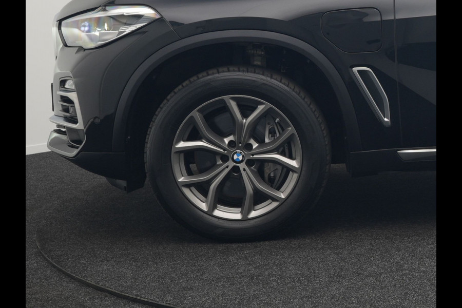 BMW X5 xDrive45e High Executive Plug In Hybrid 395pk Dealer O.H PHEV | Trekhaak Af Fabriek | Luchtvering | Panodak | Head Up | Adaptive Cruise | 360 Camera | Adaptief Onderstel | Lederen Sportstoelen Memory & Verwarmd | Apple Carplay | Sfee BMW X5 xDrive45e High Executive Plug In Hybrid 395pk Dealer O.H PHEV | Trekhaak Af Fabriek | Luchtvering | Panodak | Head Up | Adaptive Cruise | 360 Camera | Adaptief Onderstel | Lederen Sportstoelen Memory & Verwarmd | Apple Carplay | Sfee