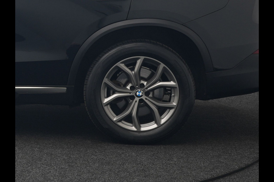 BMW X5 xDrive45e High Executive Plug In Hybrid 395pk Dealer O.H PHEV | Trekhaak Af Fabriek | Luchtvering | Panodak | Head Up | Adaptive Cruise | 360 Camera | Adaptief Onderstel | Lederen Sportstoelen Memory & Verwarmd | Apple Carplay | Sfee BMW X5 xDrive45e High Executive Plug In Hybrid 395pk Dealer O.H PHEV | Trekhaak Af Fabriek | Luchtvering | Panodak | Head Up | Adaptive Cruise | 360 Camera | Adaptief Onderstel | Lederen Sportstoelen Memory & Verwarmd | Apple Carplay | Sfee