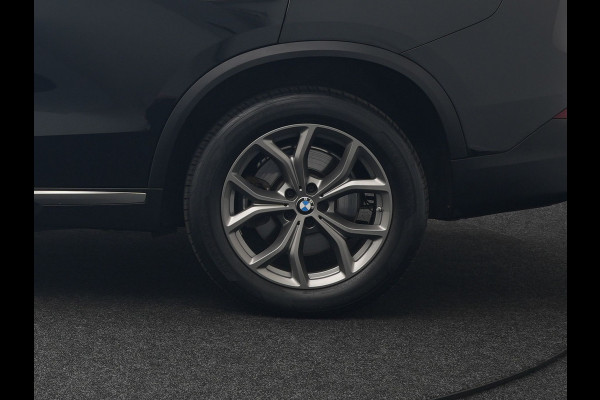 BMW X5 xDrive45e High Executive Plug In Hybrid 395pk Dealer O.H PHEV | Trekhaak Af Fabriek | Luchtvering | Panodak | Head Up | Adaptive Cruise | 360 Camera | Adaptief Onderstel | Lederen Sportstoelen Memory & Verwarmd | Apple Carplay | Sfee BMW X5 xDrive45e High Executive Plug In Hybrid 395pk Dealer O.H PHEV | Trekhaak Af Fabriek | Luchtvering | Panodak | Head Up | Adaptive Cruise | 360 Camera | Adaptief Onderstel | Lederen Sportstoelen Memory & Verwarmd | Apple Carplay | Sfee