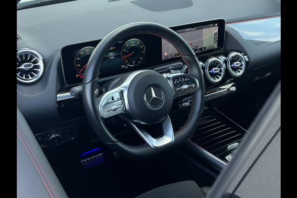 Mercedes-Benz B-Klasse 200 Business Solution AMG | Night | Camera | Sfeerverlichting | MBUX