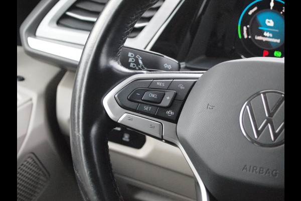 Volkswagen Multivan 1.4 eHybrid L2H1 Life | 7-persoons | Camera | Cruise Control | Apple Carplay | NL-Auto |