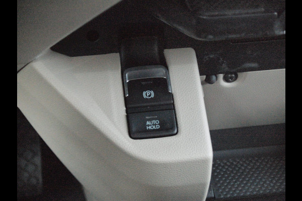 Volkswagen Multivan 1.4 eHybrid L2H1 Life | 7-persoons | Camera | Cruise Control | Apple Carplay | NL-Auto |