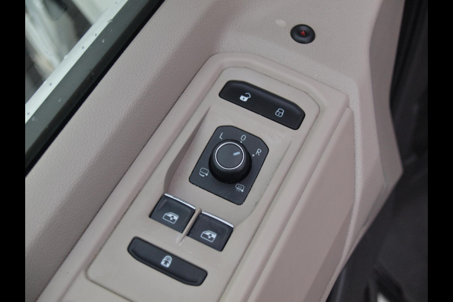 Volkswagen Multivan 1.4 eHybrid L2H1 Life | 7-persoons | Camera | Cruise Control | Apple Carplay | NL-Auto |