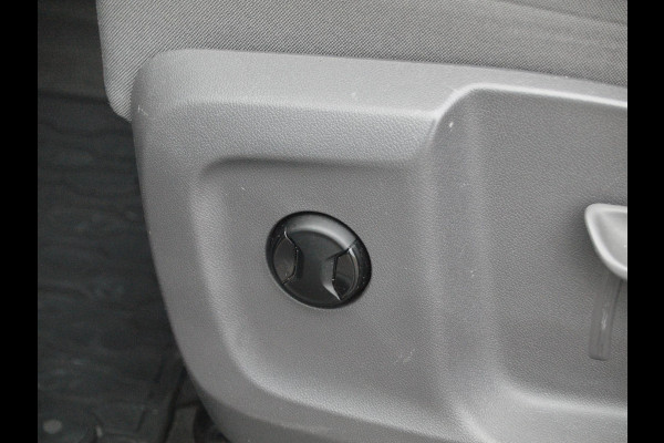 Volkswagen Multivan 1.4 eHybrid L2H1 Life | 7-persoons | Camera | Cruise Control | Apple Carplay | NL-Auto |