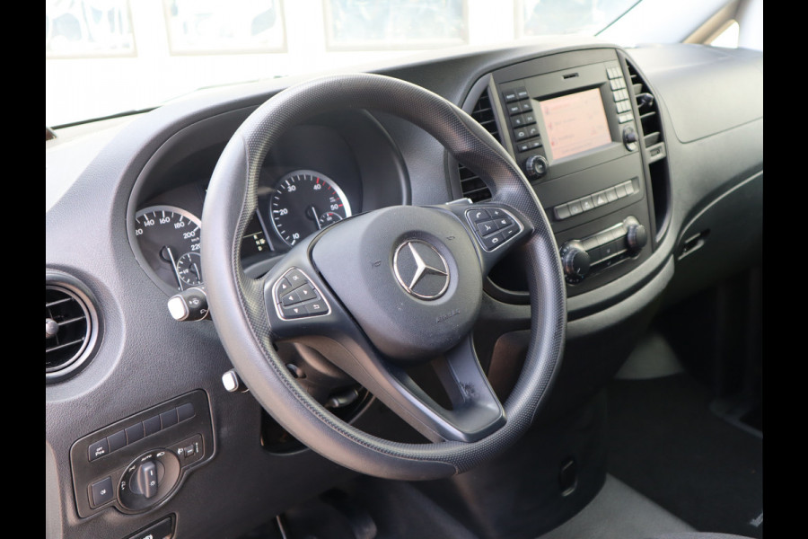 Mercedes-Benz Vito 114 CDI Automaat Euro 6 Lang L2 - Imperiaal - Trekhaak - Camera Mercedes-Benz Vito 114 CDI Automaat Euro 6 Lang L2 - Imperiaal - Trekhaak - Camera