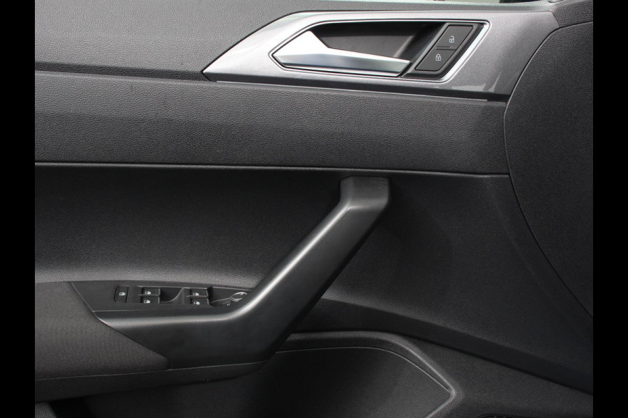 Volkswagen Polo 1.0 TSI Automaat Style Volkswagen Polo 1.0 TSI DSG Style | Navigatie | Climate Control | Adaptive Cruise Control | Camera | Lane Assist | LED Matrix | DAB | Parkeer sensoren | App Connect