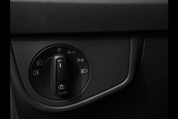 Volkswagen Polo 1.0 TSI Automaat Style Volkswagen Polo 1.0 TSI DSG Style | Navigatie | Climate Control | Adaptive Cruise Control | Camera | Lane Assist | LED Matrix | DAB | Parkeer sensoren | App Connect