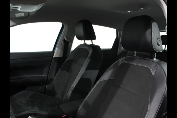 Volkswagen Polo 1.0 TSI Automaat Style Volkswagen Polo 1.0 TSI DSG Style | Navigatie | Climate Control | Adaptive Cruise Control | Camera | Lane Assist | LED Matrix | DAB | Parkeer sensoren | App Connect