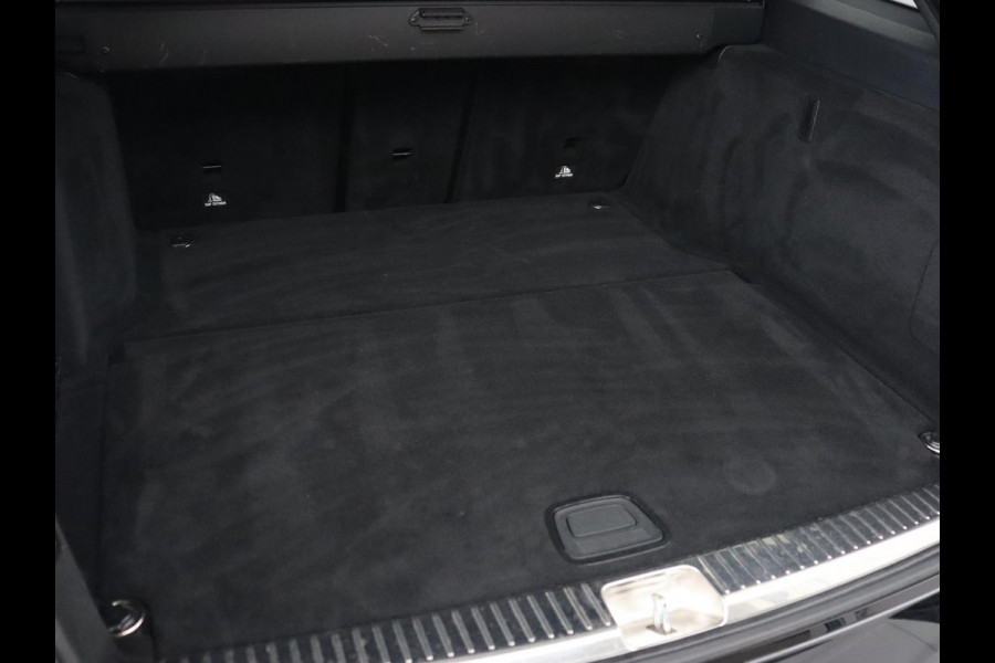 Mercedes-Benz C-Klasse 200 AMG Night | Leder | Stoelverwarming | Full LED | Park Assist | Navigatie | Climate control | Cruise control | Bluetooth