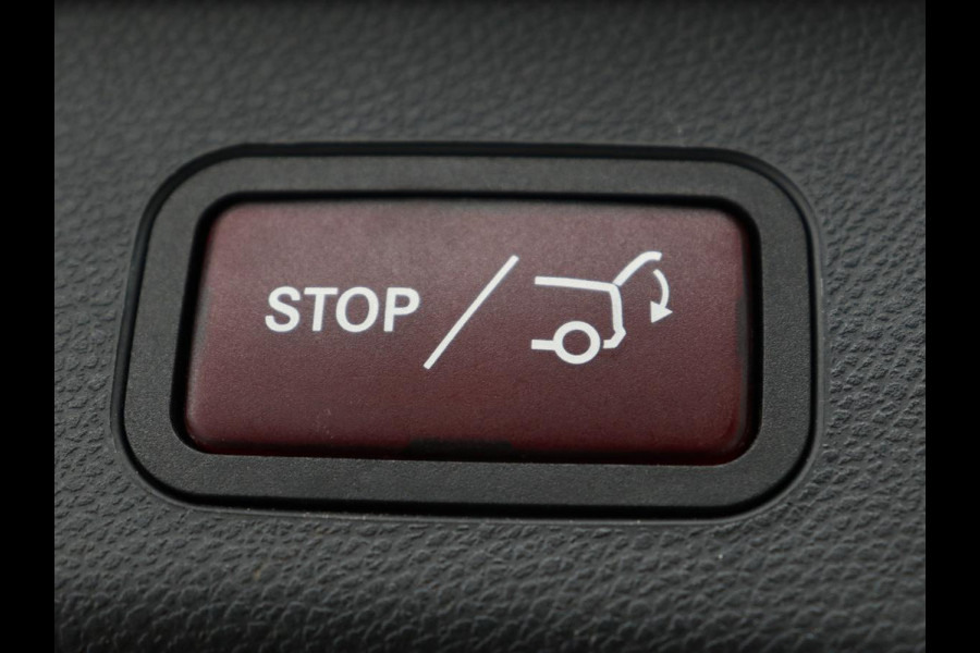 Mercedes-Benz C-Klasse 200 AMG Night | Leder | Stoelverwarming | Full LED | Park Assist | Navigatie | Climate control | Cruise control | Bluetooth