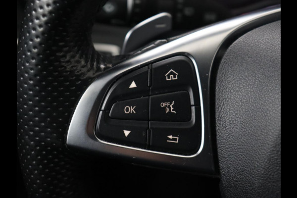 Mercedes-Benz C-Klasse 200 AMG Night | Leder | Stoelverwarming | Full LED | Park Assist | Navigatie | Climate control | Cruise control | Bluetooth