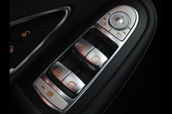 Mercedes-Benz C-Klasse 200 AMG Night | Leder | Stoelverwarming | Full LED | Park Assist | Navigatie | Climate control | Cruise control | Bluetooth