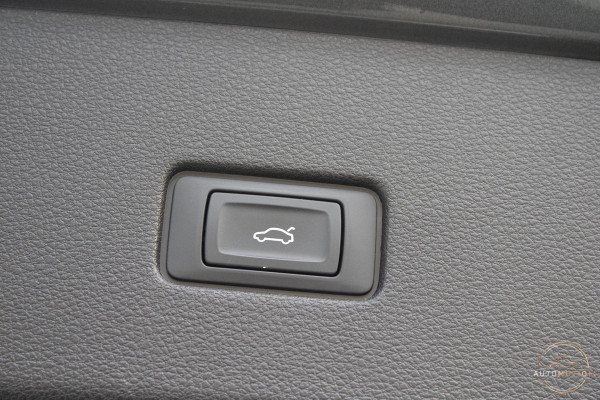 Audi Q8 60 TFSI e quattro Competition SQ8  PANO  CAM  ACC  LANE ASS  TREKHAAK LUCHTVERING