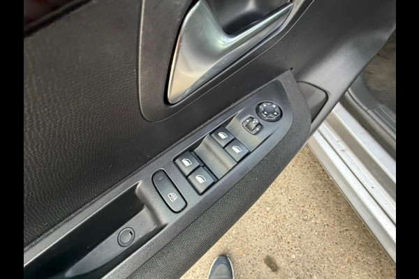 Peugeot 208 1.2 PureTech Blue Lease Active vol opties BTW incl.