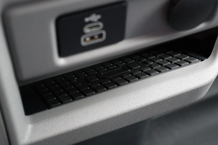 Ford Transit Custom 320 2.0 TDCI L2H1 Sport 170 PK | L+R Schuifdeur | ACC | Blind Spot | Navigatie | Camera | CarPlay | Lane Assist | | Raptor Edition | Trekhaak | 3-Zitter | MODELJAAR 2025 | BPM VRIJ | Verlengde fabrieksgarantie tot 12-2029 Ford Transit Custom 320 2.0 TDCI L2H1 Sport 170 PK | L+R Schuifdeur | ACC | Blind Spot | Navigatie | Camera | CarPlay | Lane Assist | | Raptor Edition | Trekhaak | 3-Zitter | MODELJAAR 2025 | BPM VRIJ | Verlengde fabrieksgarantie tot 12-2029