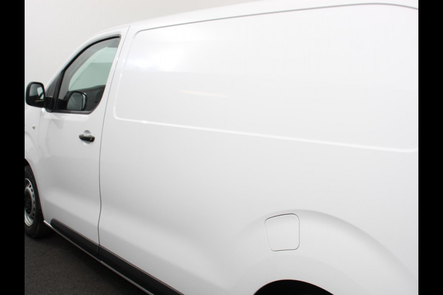 Opel Vivaro Electric L2 75 kWh Connect pack | 3p | Navigatie | Apple Carplay/Android Auto | Dab | Cruise control | Camera | Parkeer sensoren | Digitaal dashboard | Automatische Airco Opel Vivaro Electric L2 75 kWh Connect pack | 3p | Navigatie | Apple Carplay/Android Auto | Dab | Cruise control | Camera | Parkeer sensoren | Digitaal dashboard | Automatische Airco