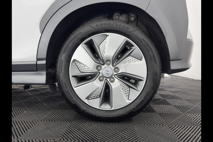 Hyundai Kona EV Premium 64 kWh {SOH-100%} [ 3-Fase ] (INCL-BTW) *LEATHER | KRELL-AUDIO | HEAD-UP | FULL-LED | NAVI-FULLMAP | DAB | ADAPT.CRUISE | KEYLESS | CAMERA | BLIND-SPOT | LANE-ASSIST | DIGI-COCKPIT | COMFORT-SEATS | 17''ALU*