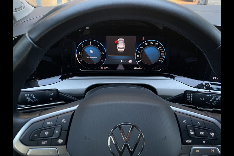 Volkswagen GOLF Variant 2.0 TDI Life Business Full options met o.a. Climate control - Cruise control adaptive - Bluetooth/Apple carplay/Android auto - Navigatie full map - Stoelverwarming en Elektrisch verstelbaar met massage functie - P